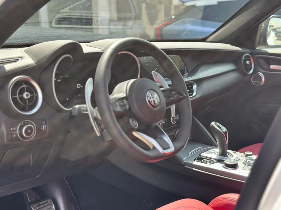 ألفا روميو ستيلفيو 2026