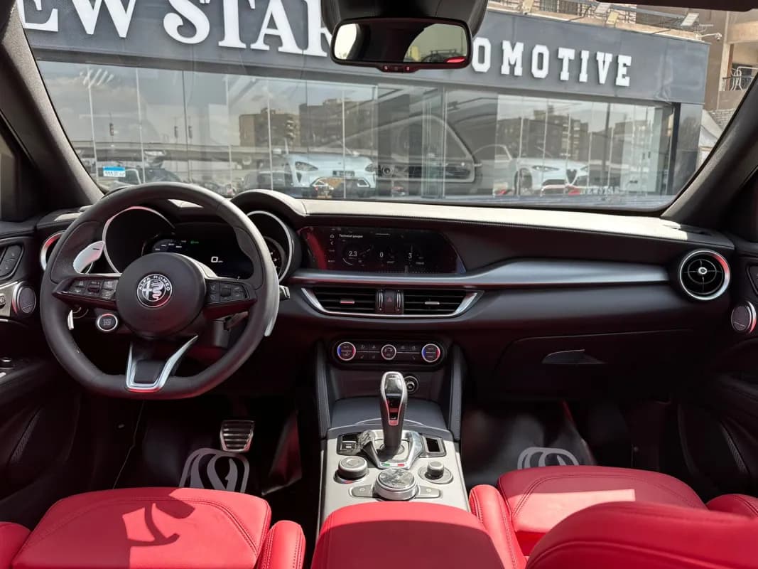 ألفا روميو ستيلفيو 2026