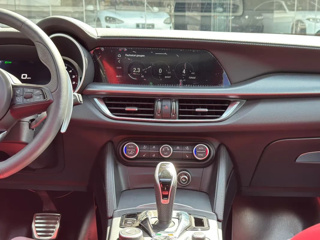 ألفا روميو ستيلفيو 2026