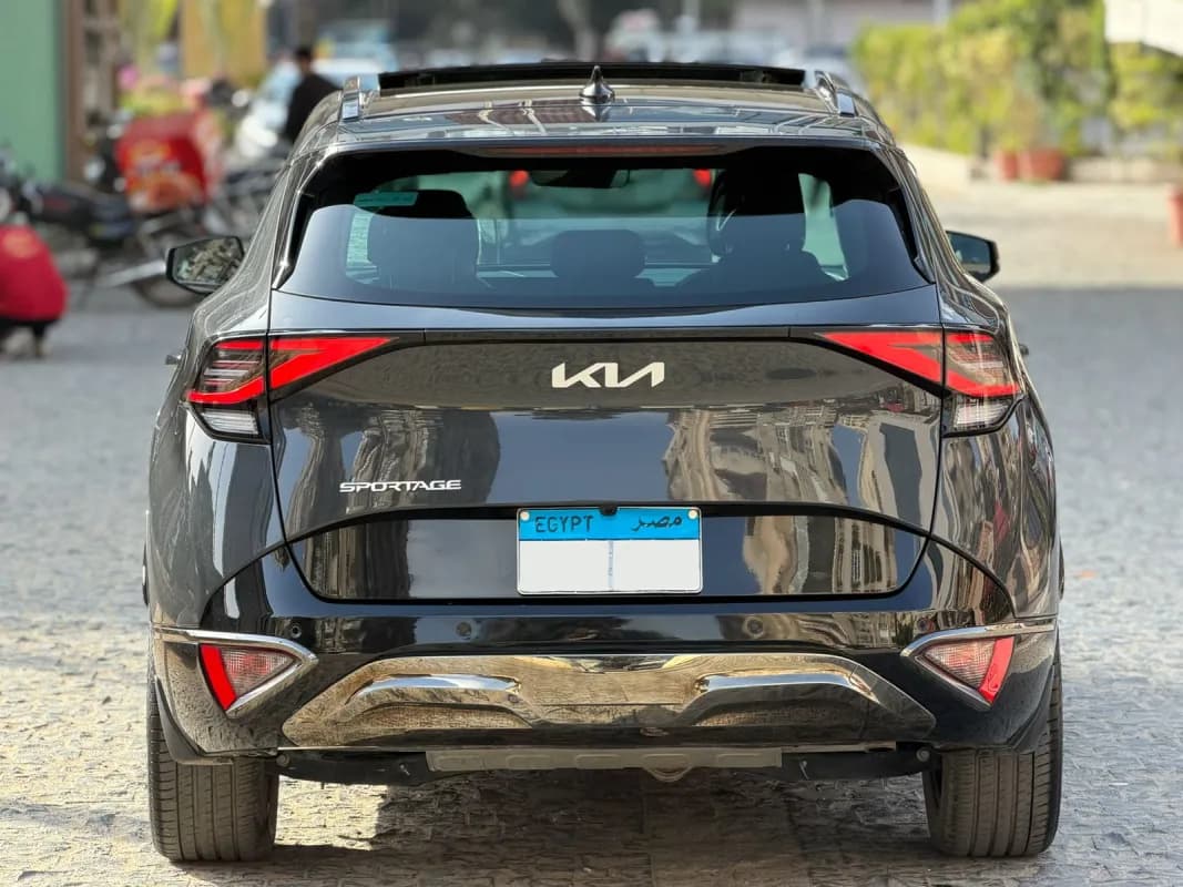 Kia Sportage 2024 topline Cement Gray Automatic — Used