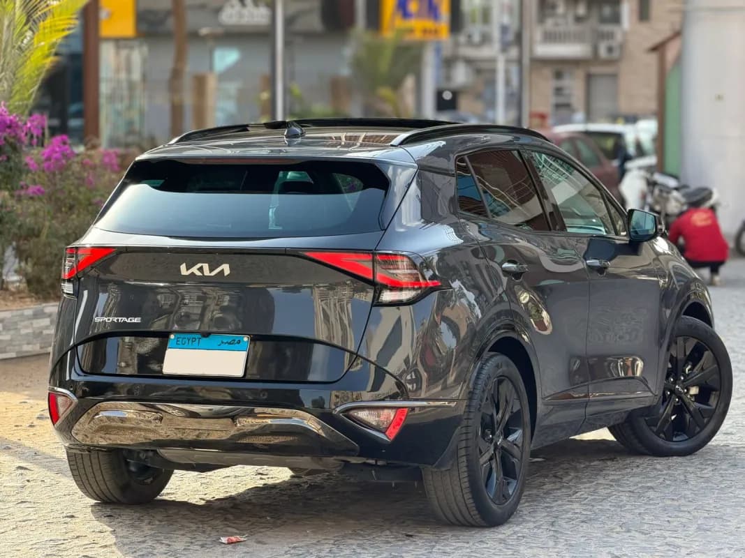 Kia Sportage 2024 topline Cement Gray Automatic — Used