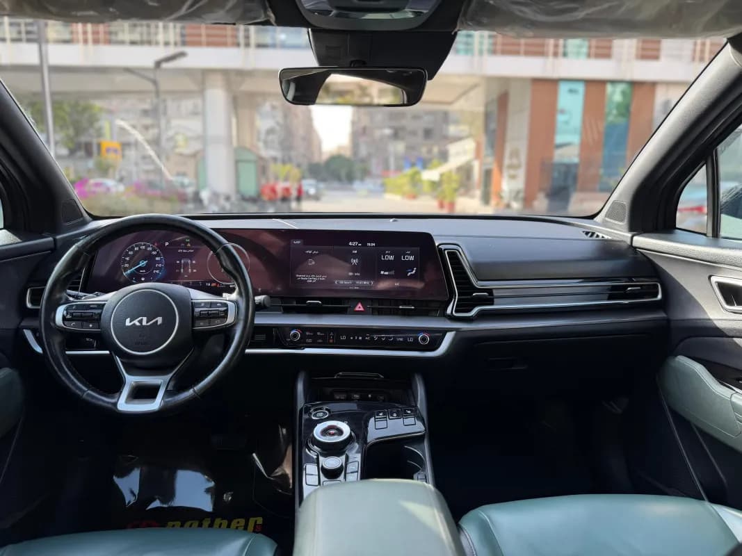 Kia Sportage 2024 topline Cement Gray Automatic — Used