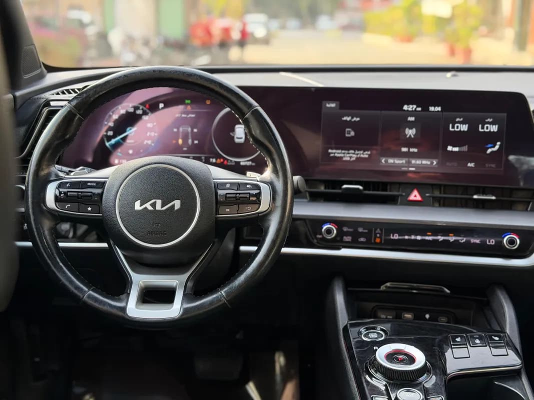 Kia Sportage 2024 topline Cement Gray Automatic — Used