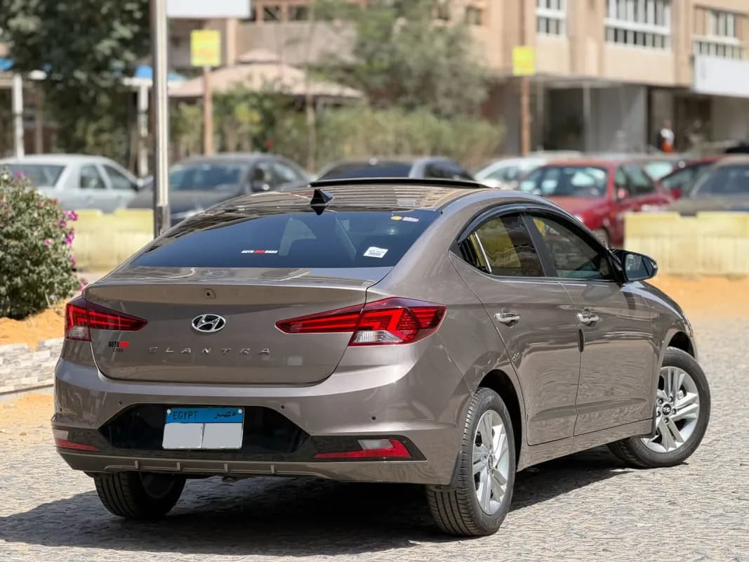 هيونداي النترا AD 2026 توب لاين برونزي أوتوماتيك — مستعملة