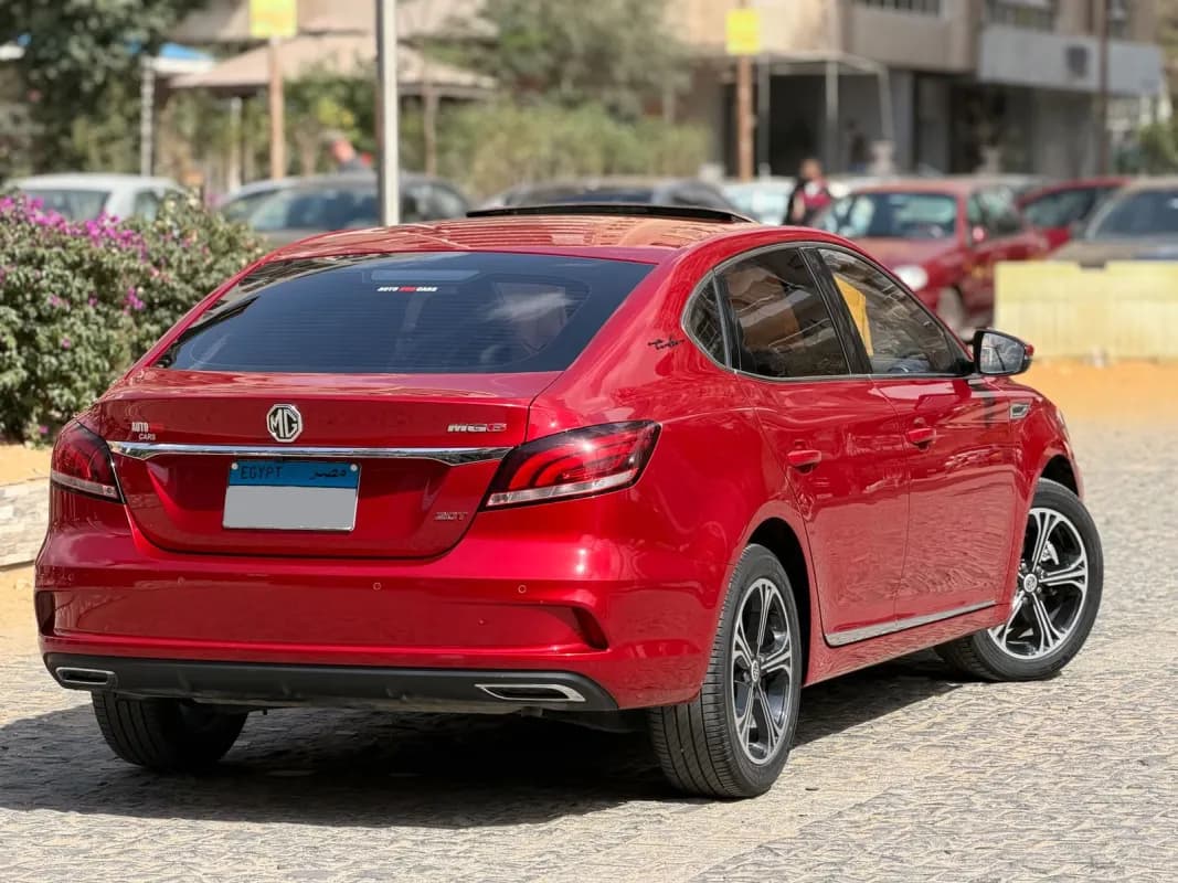 ام جي 6 2022 كومفرت أحمر أوتوماتيك — مستعملة