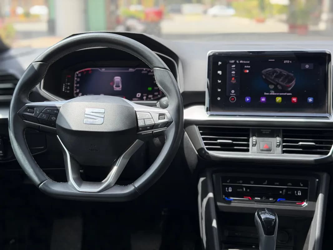 سيات تراكو 2024 اف ار أخضر زيتي أوتوماتيك — مستعملة