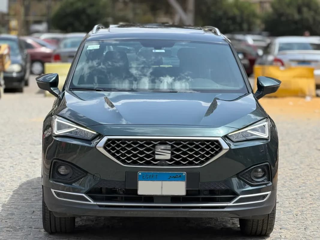 سيات تراكو 2024 اف ار أخضر زيتي أوتوماتيك — مستعملة