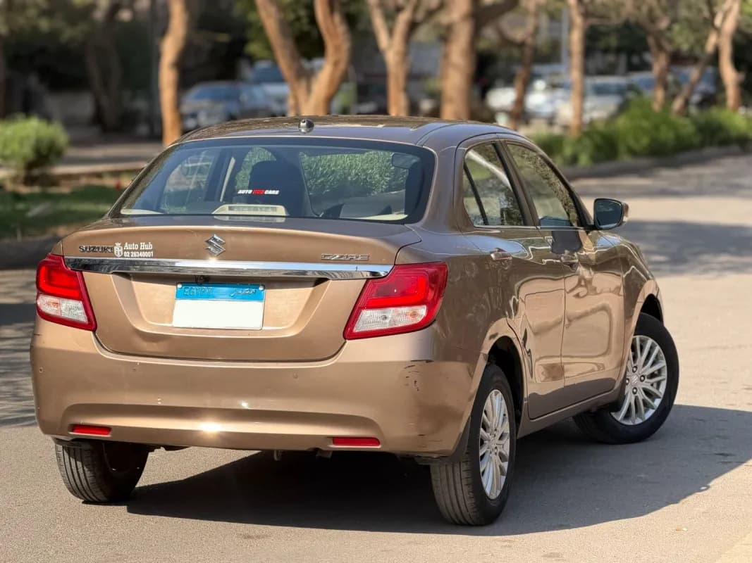 سوزوكي ديزير 2022 جي ال اكس ايه /تي برونزي أوتوماتيك — مستعملة