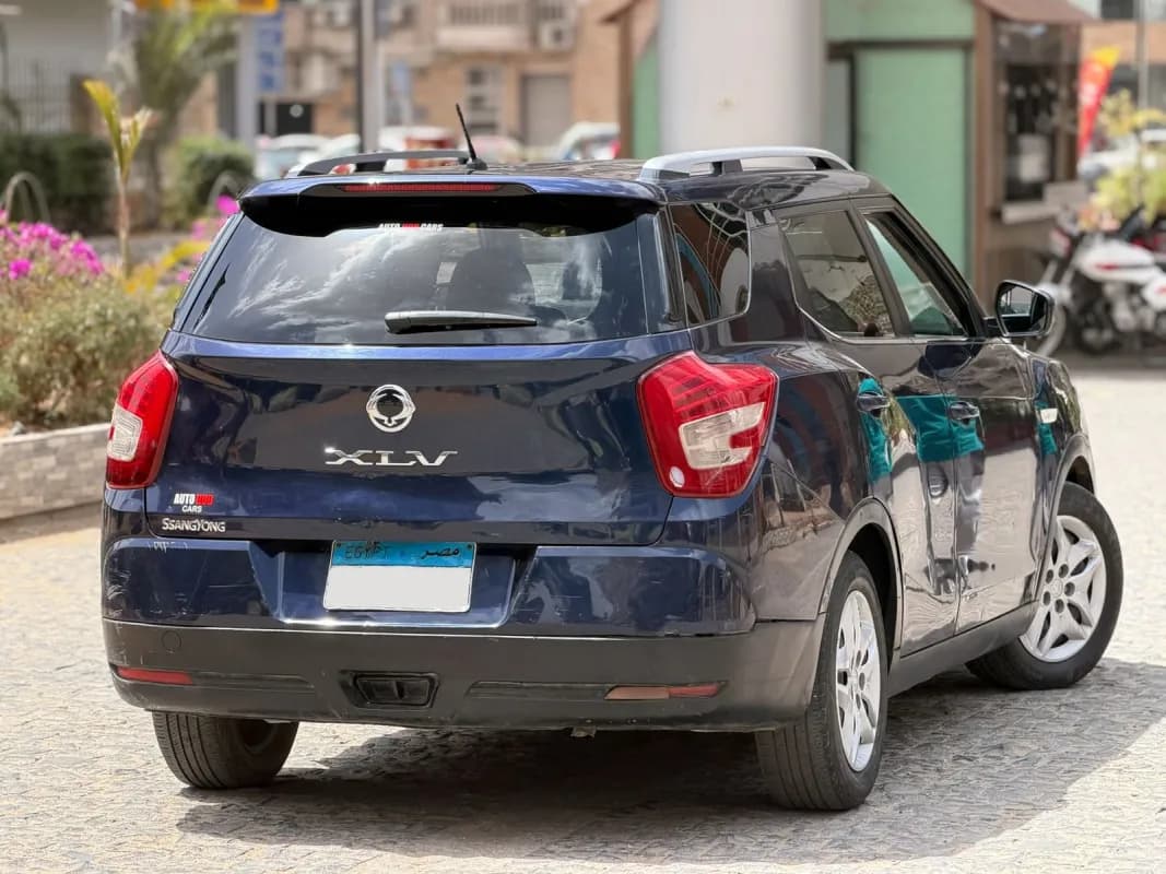 Ssang Yong Tivoli 2020 Comfort Dark Blue Automatic — Used