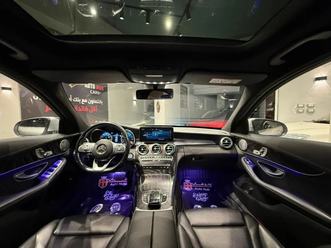 مرسيدس بنز C300 2020 اي ام جي فضي أوتوماتيك — مستعملة