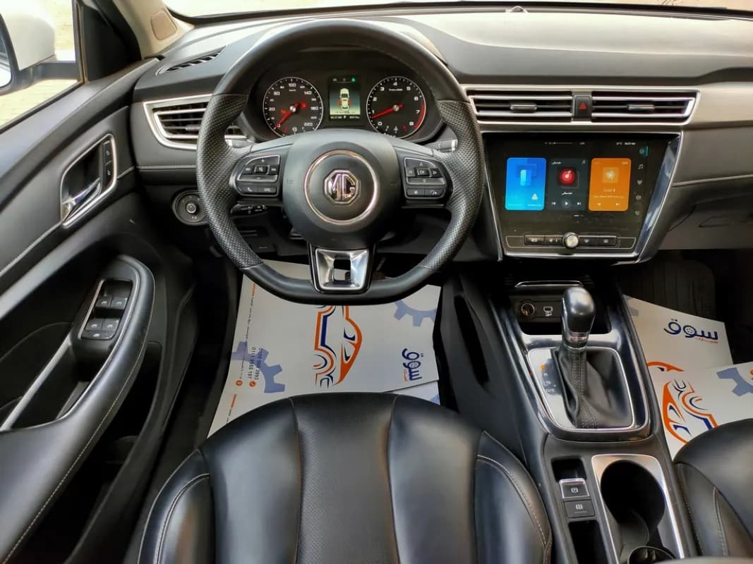 ام جي 5 2025 لاكشري أبيض أوتوماتيك — مستعملة