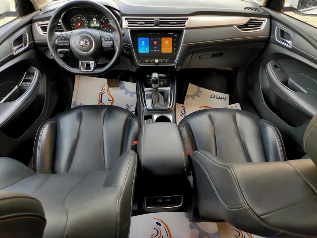 ام جي 5 2025 لاكشري أبيض أوتوماتيك — مستعملة