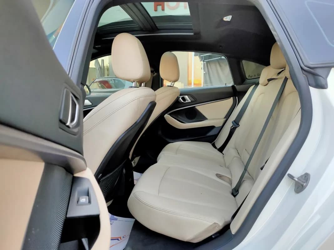 بي ام دبليو 218i 2021