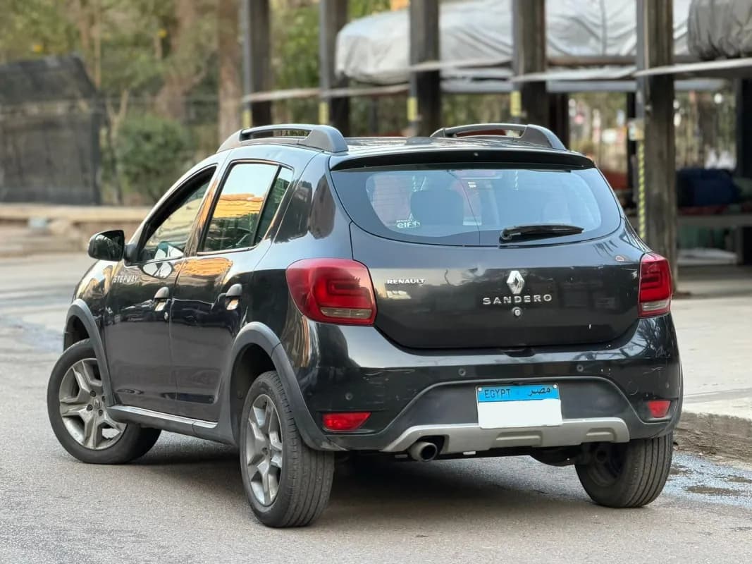 Renault Sandero Stepway 2019 Black Automatic — Used