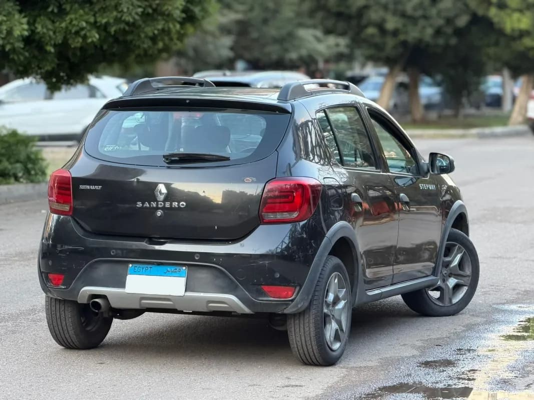 Renault Sandero Stepway 2019 Black Automatic — Used