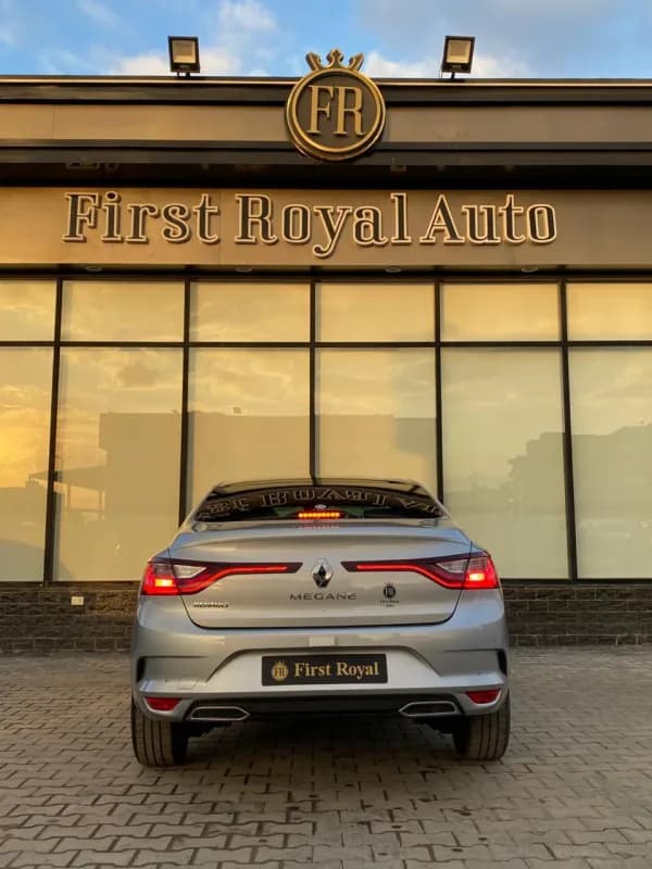 Renault Megane 2026 Signature SR Silver Automatic — New