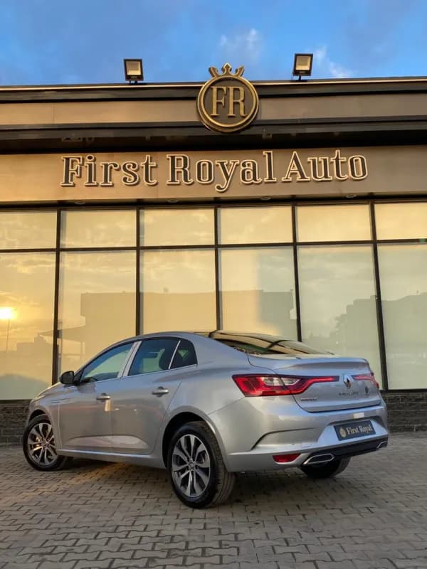 Renault Megane 2026 Signature SR Silver Automatic — New