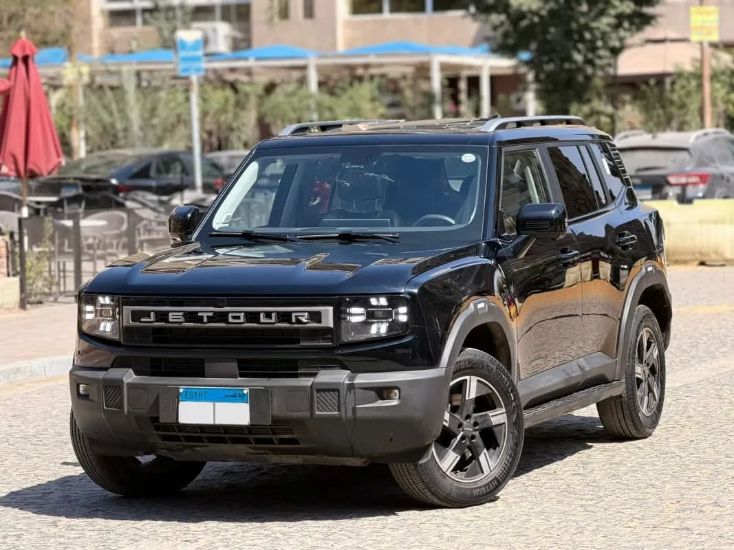 جيتور تي 1 2025 لاكشيري أسود أوتوماتيك — مستعملة