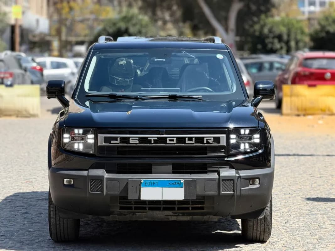 جيتور تي 1 2025 لاكشيري أسود أوتوماتيك — مستعملة