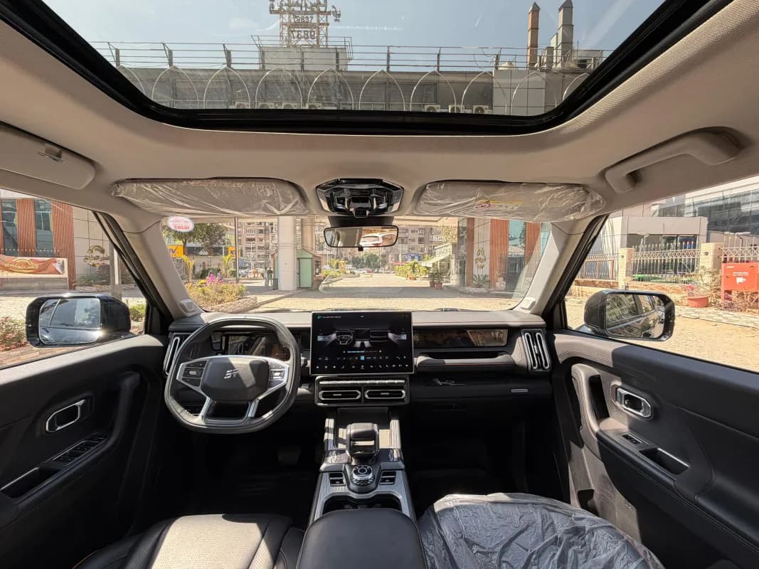 جيتور تي 1 2025 لاكشيري أسود أوتوماتيك — مستعملة