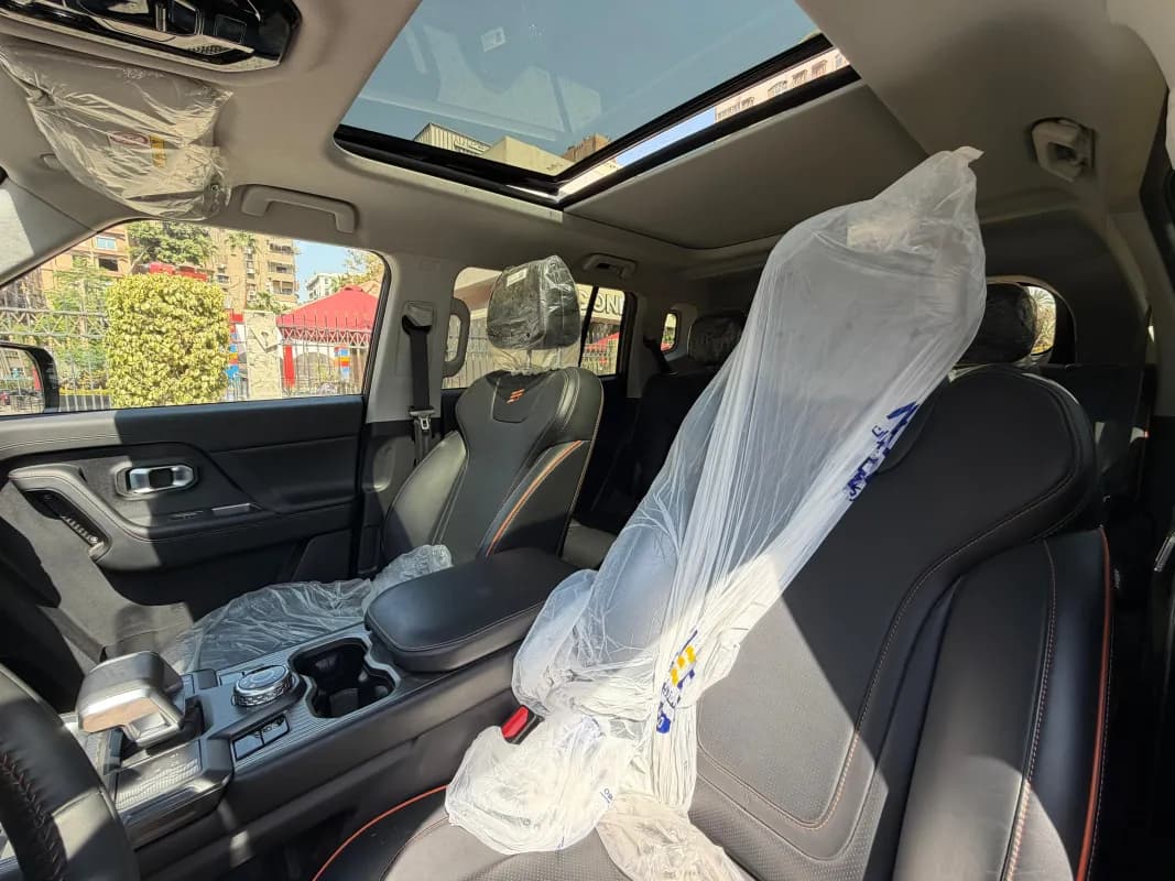 جيتور تي 1 2025 لاكشيري أسود أوتوماتيك — مستعملة