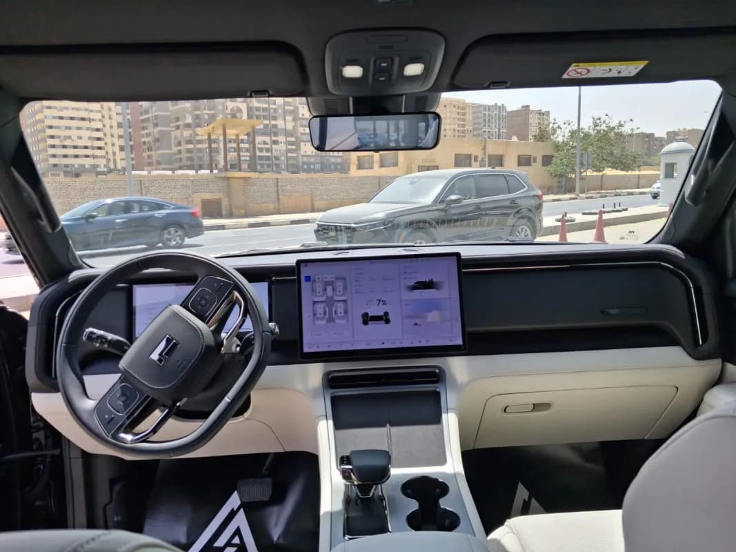 Rox 01 2026 Family 7 Seats Black Automatic — New