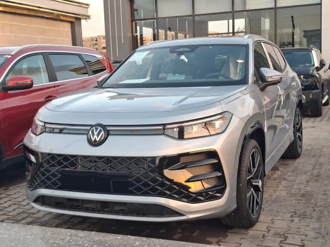 Volkswagen Tayron 2026 R-Line Silver Automatic — New