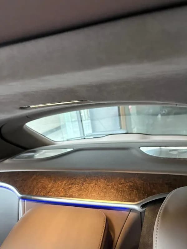 مرسيدس بنز مايبخ اي قيو اس 2025 ٦٨٠ أسود أوتوماتيك — جديدة