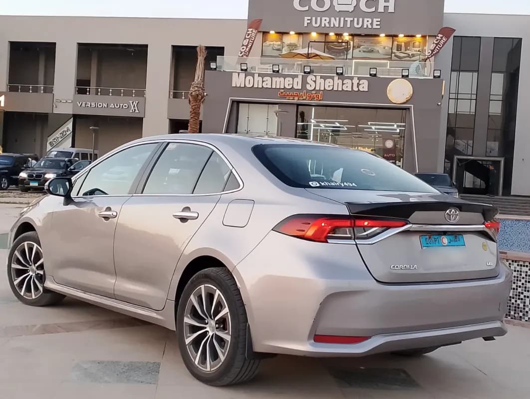 تويوتا كورولا 2021 اكتيف فضي أوتوماتيك — مستعملة