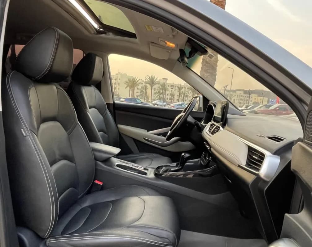 Chevrolet Captiva 2020 Premier Silver Automatic — Used