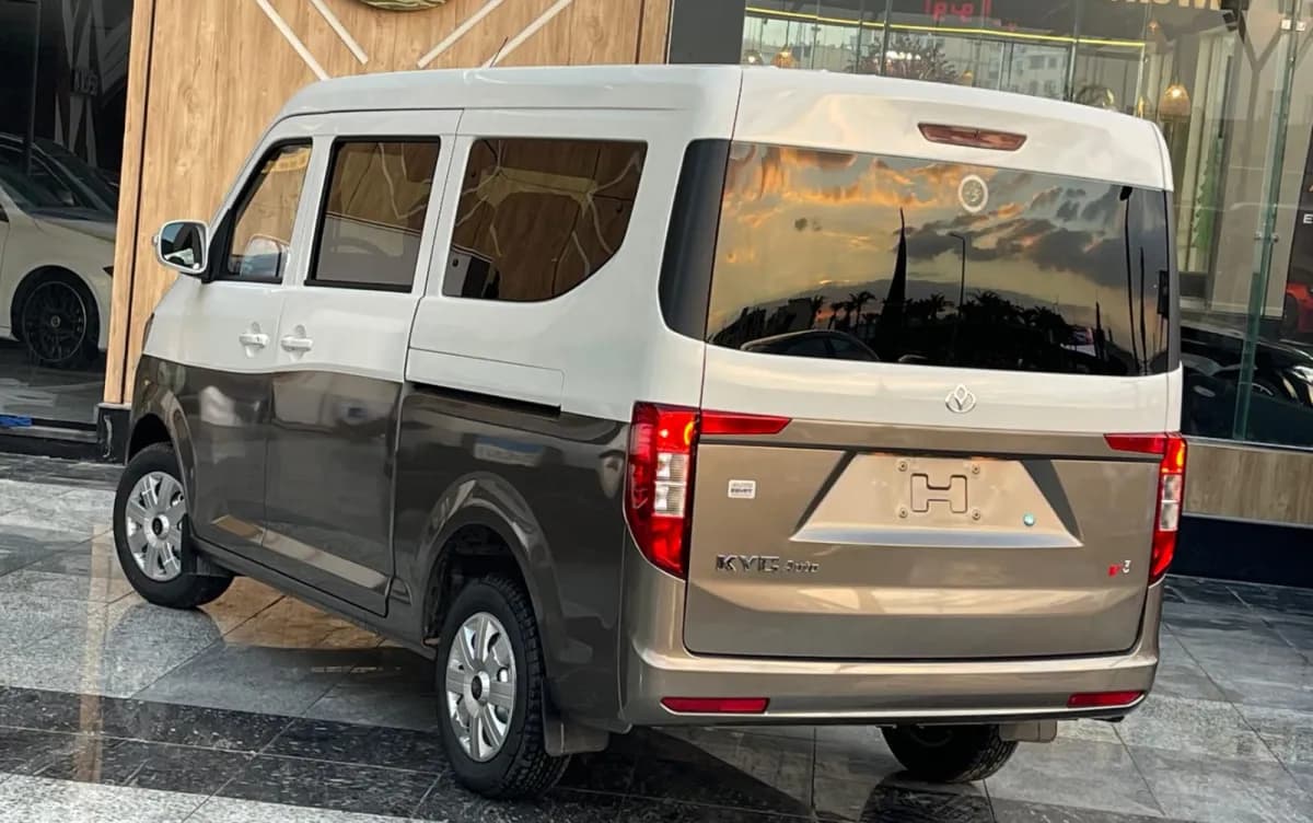 كي واي سي في 3 2026 بيزيك رمادي مانيوال — جديدة