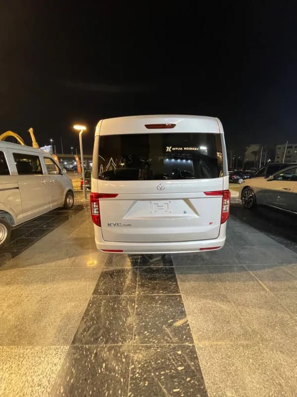 كي واي سي في 3 2026 بيزيك أبيض مانيوال — جديدة