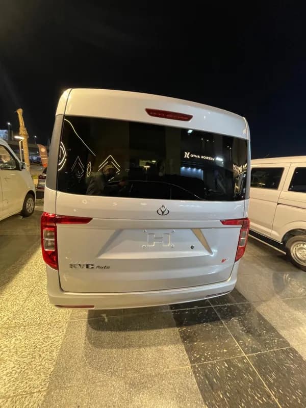 كي واي سي في 3 2026 بيزيك فضي مانيوال — جديدة