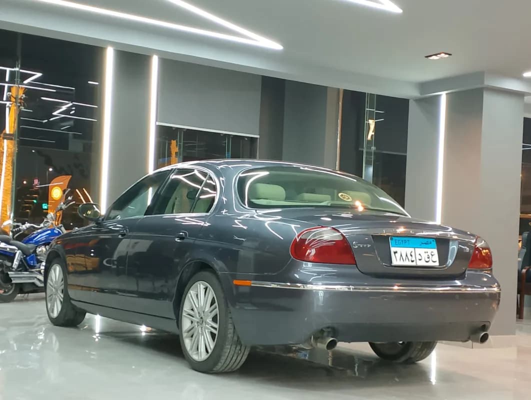 جاكوار اكس جا 2009 اس تايب رمادي أوتوماتيك — مستعملة