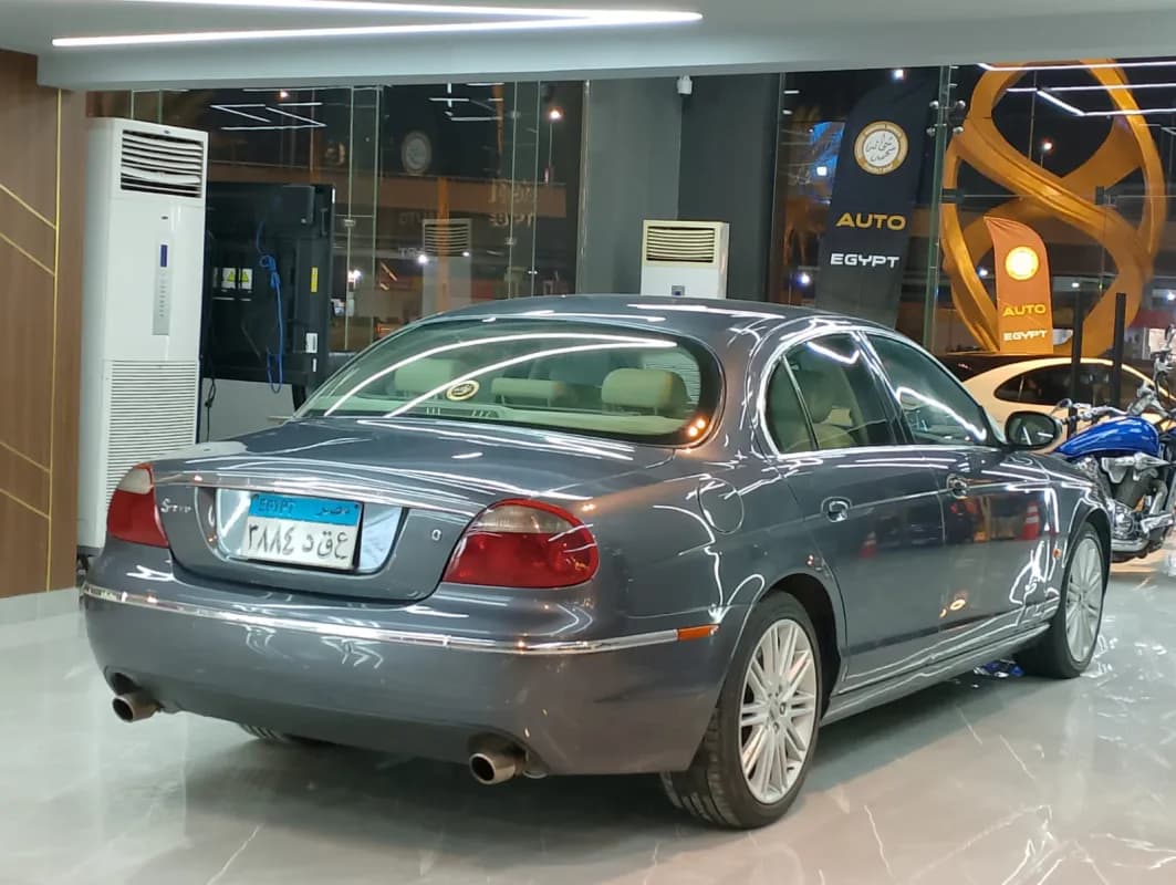 جاكوار اكس جا 2009 اس تايب رمادي أوتوماتيك — مستعملة