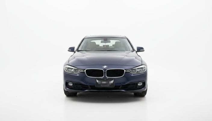 بي ام دبليو 318 2018 سبورت أسود أوتوماتيك — مستعملة