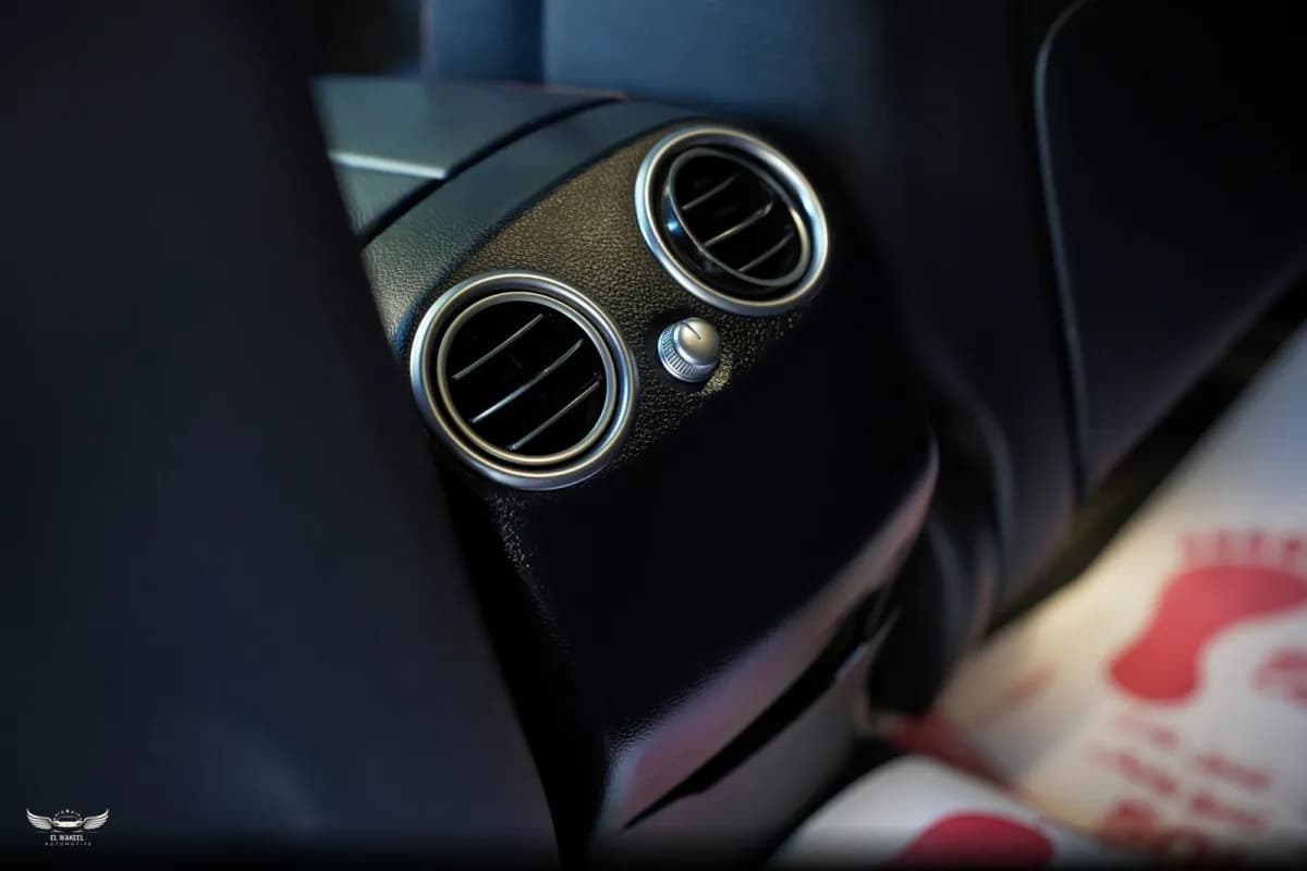 مرسيدس بنز GLC 43 2022 ايه ام جي فضي أوتوماتيك — مستعملة