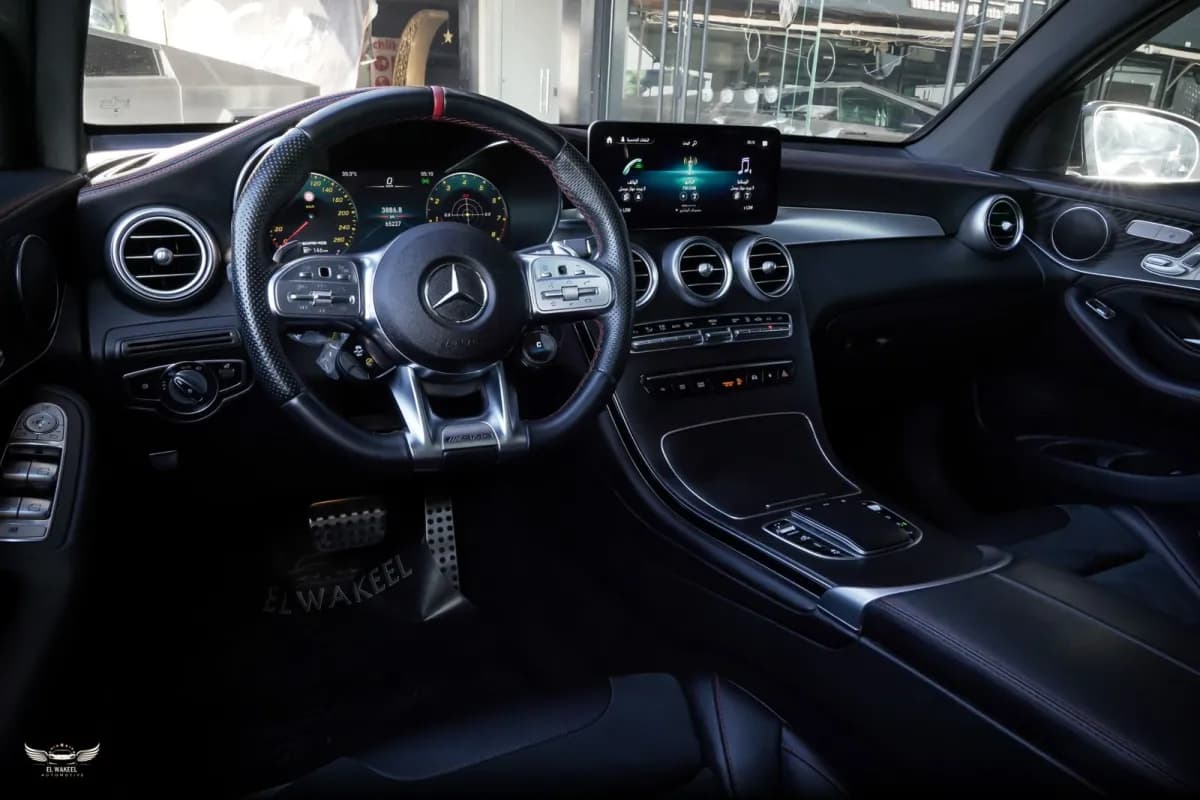 مرسيدس بنز GLC 43 2022 ايه ام جي فضي أوتوماتيك — مستعملة
