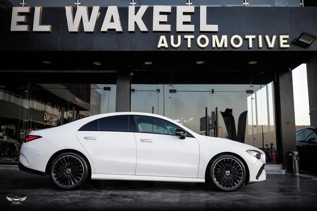 مرسيدس بنز GLA 200 2024 ايه ام جي أبيض أوتوماتيك — مستعملة