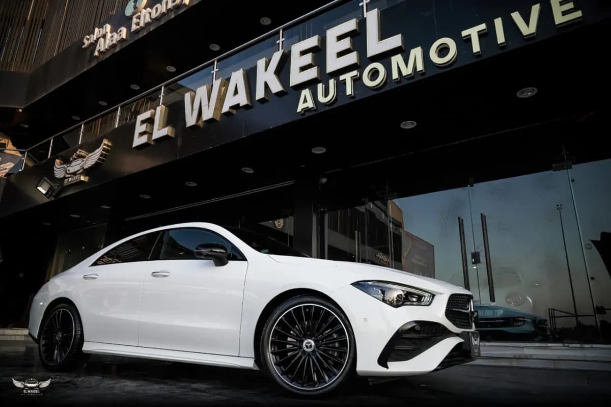 مرسيدس بنز GLA 200 2024 ايه ام جي أبيض أوتوماتيك — مستعملة