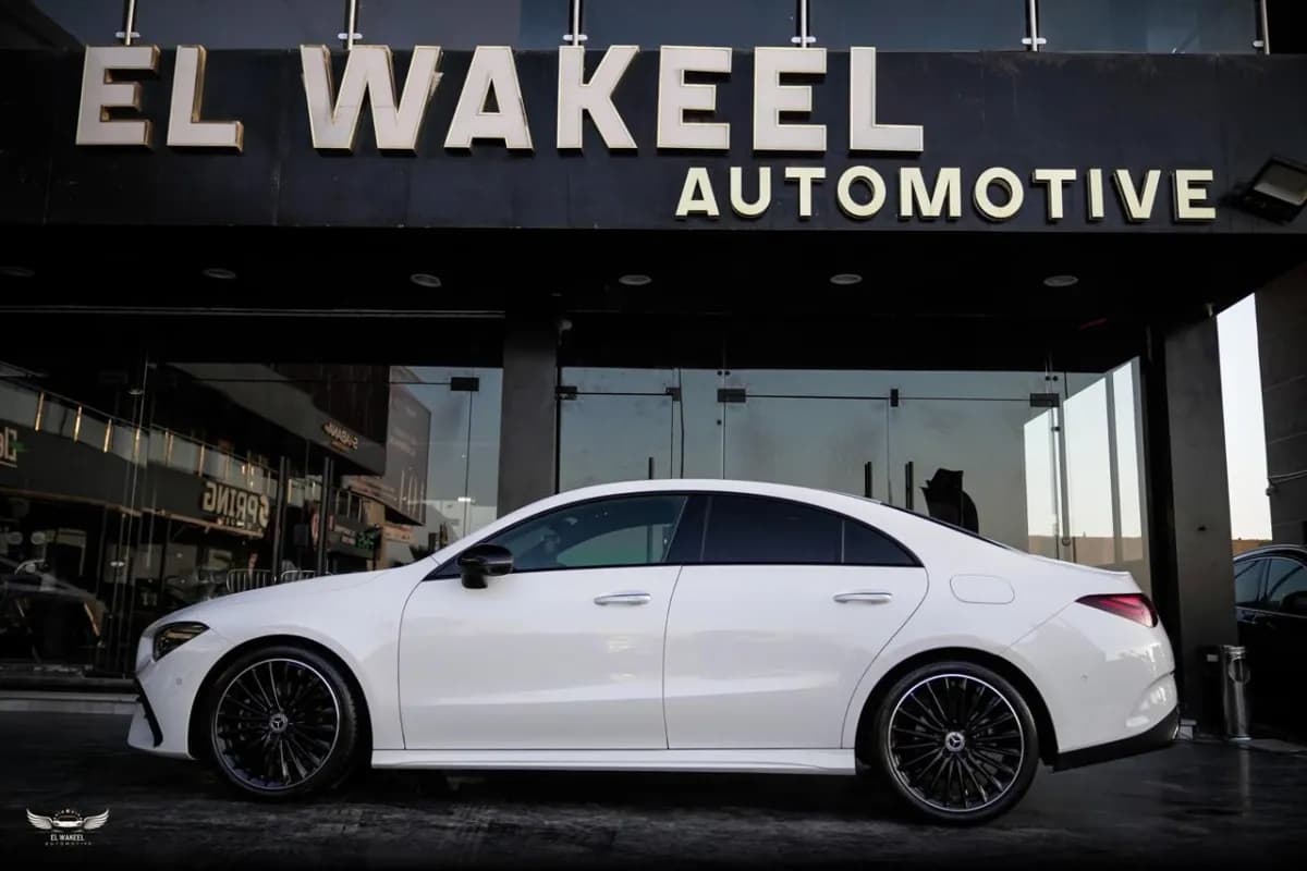 مرسيدس بنز GLA 200 2024 ايه ام جي أبيض أوتوماتيك — مستعملة