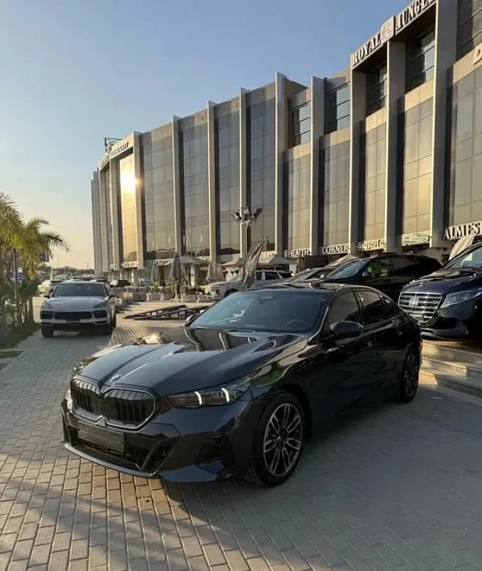 بي ام دبليو 520i 2026 ام سبورت أسود أوتوماتيك — جديدة