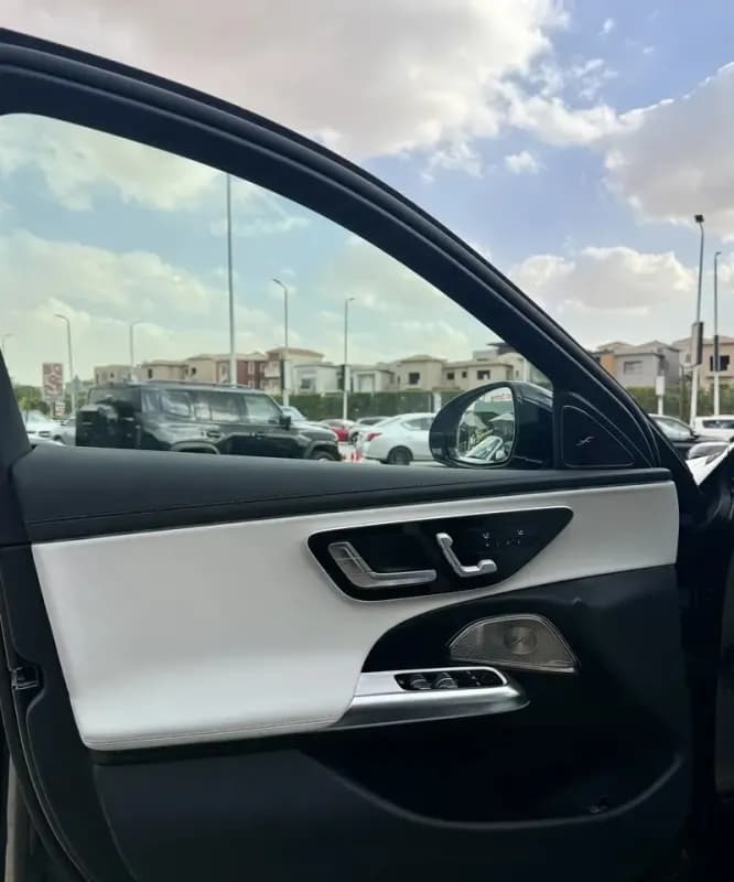 مرسيدس بنز E200 2026 اكسكلوسيف أسود أوتوماتيك — جديدة