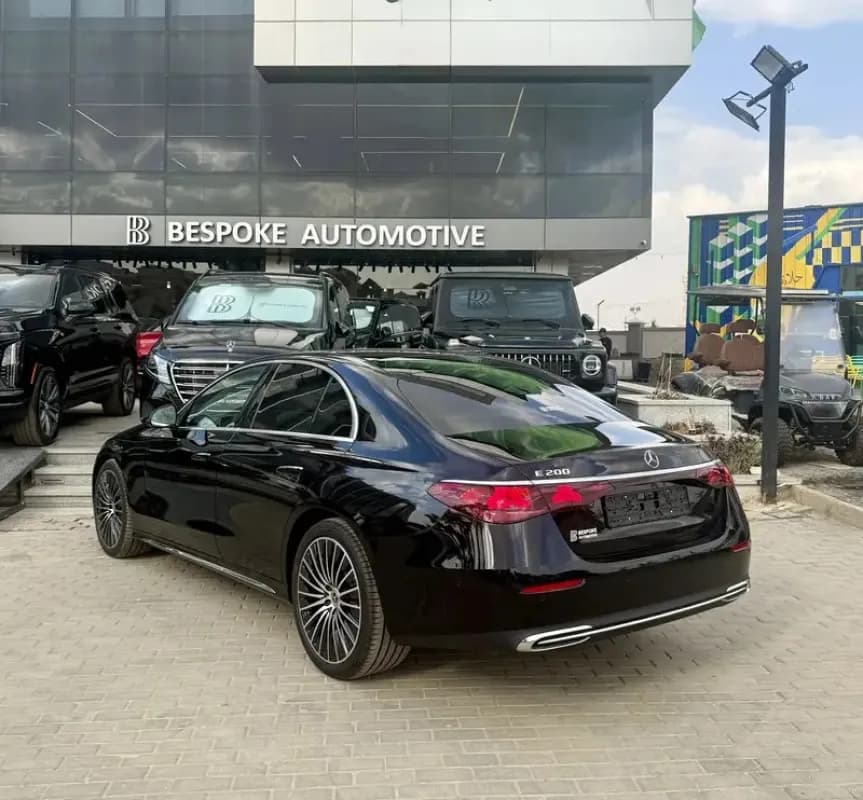 مرسيدس بنز E200 2026 اكسكلوسيف أسود أوتوماتيك — جديدة