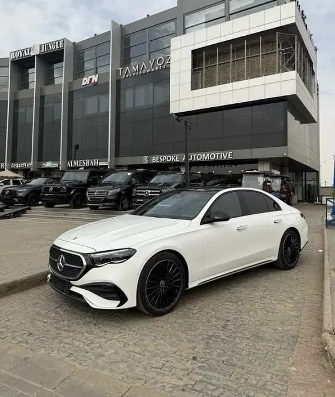 مرسيدس بنز E200 2026 ايه ام جي أبيض أوتوماتيك — جديدة
