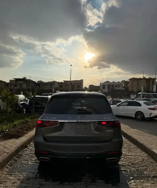 مرسيدس بنز GLS 580 2024 ايه ام جي رمادي أوتوماتيك — مستعملة
