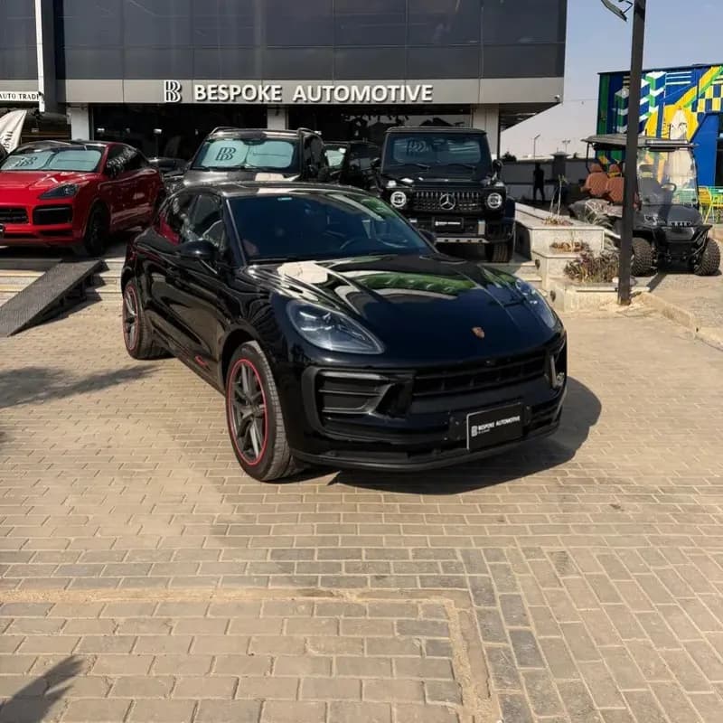 Porsche Macan 2026 T Black Automatic — Used