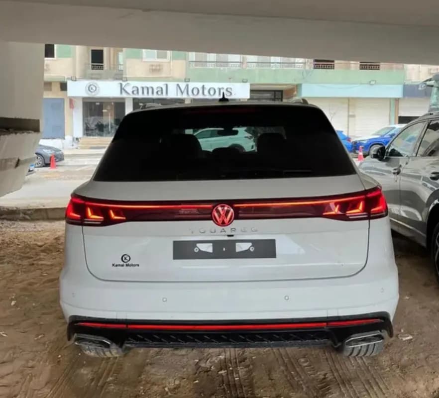 فولكس فاجن توريج 2026 ار لاين أبيض أوتوماتيك — جديدة
