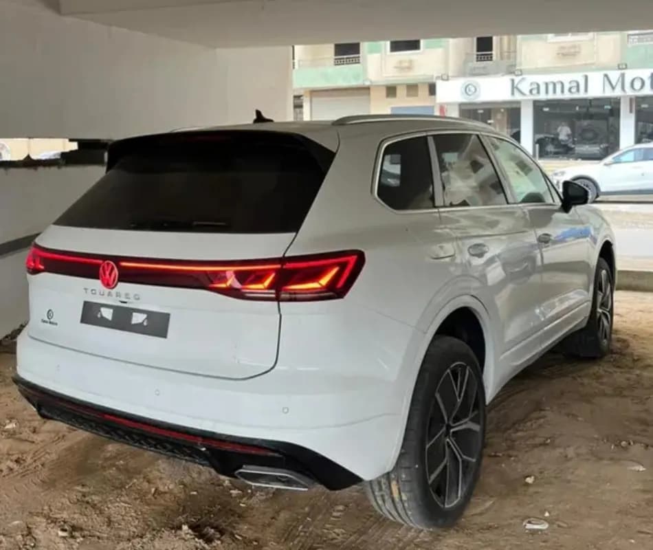 فولكس فاجن توريج 2026 ار لاين أبيض أوتوماتيك — جديدة