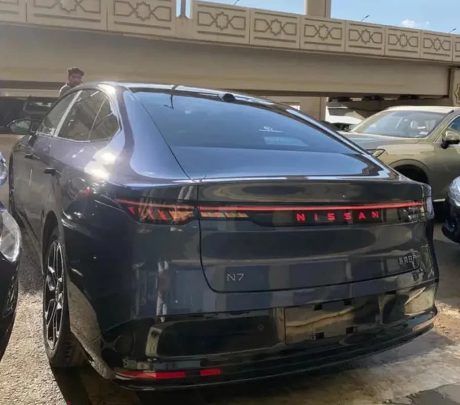 نيسان ان 7 2025 ماكس رمادي أوتوماتيك — جديدة